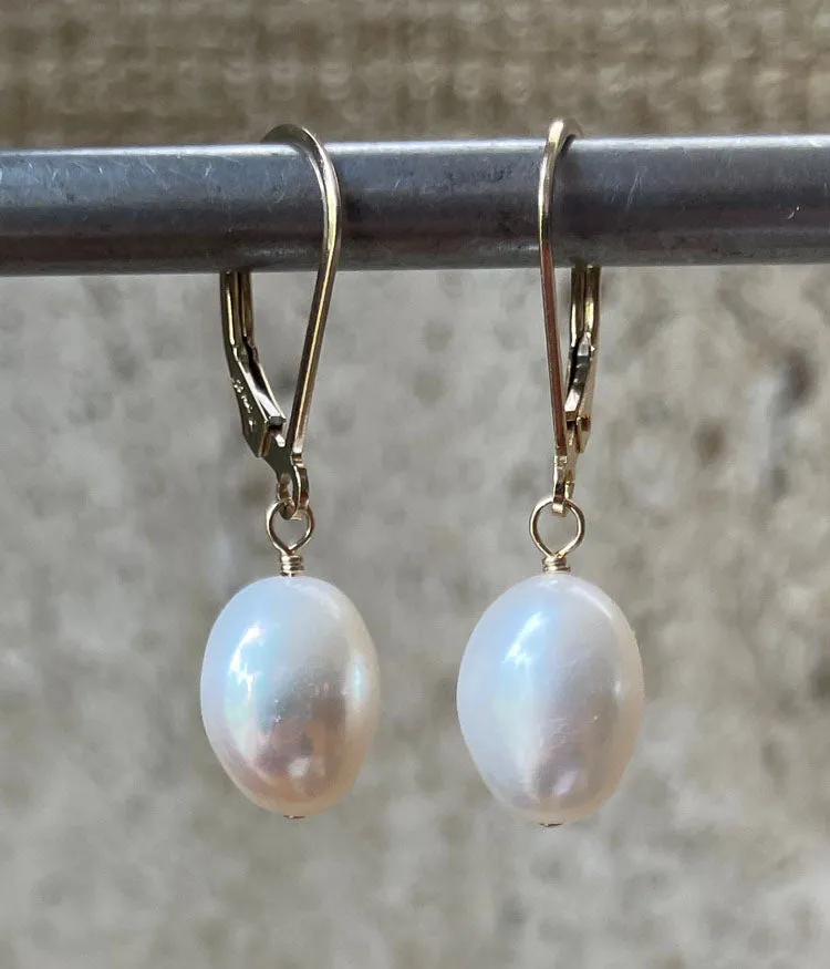 Classic Egg Pearl Earrings