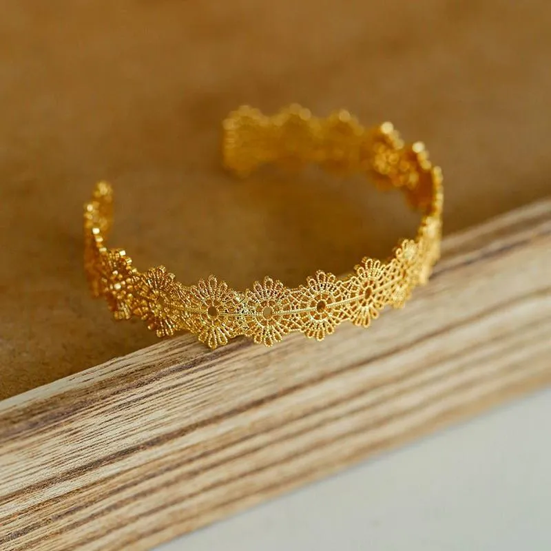 Lace Pattern Diamond Open Bangle