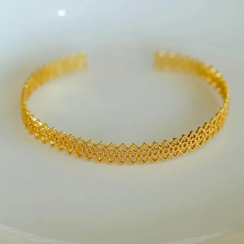 Lace Pattern Diamond Open Bangle