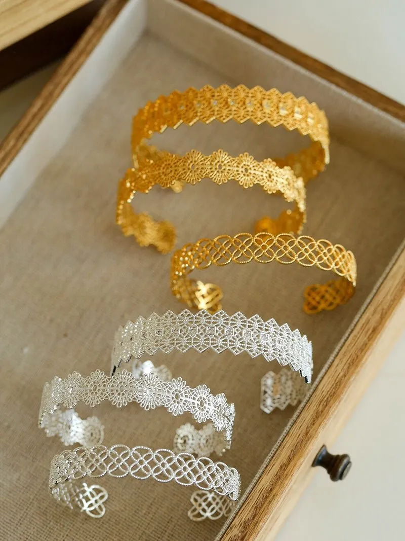 Lace Pattern Diamond Open Bangle