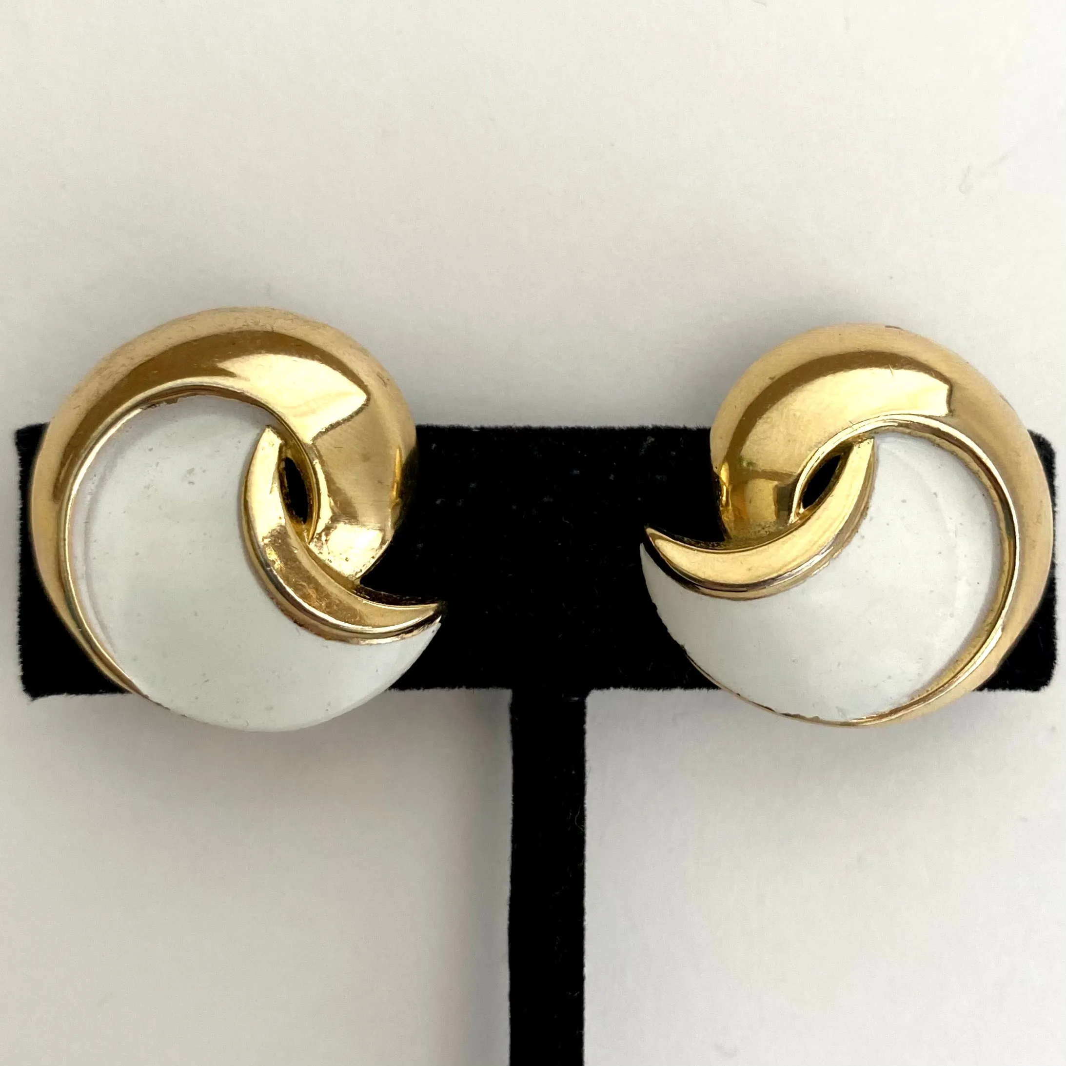 Late 70s/Early 80s Trifari Clip Earrings