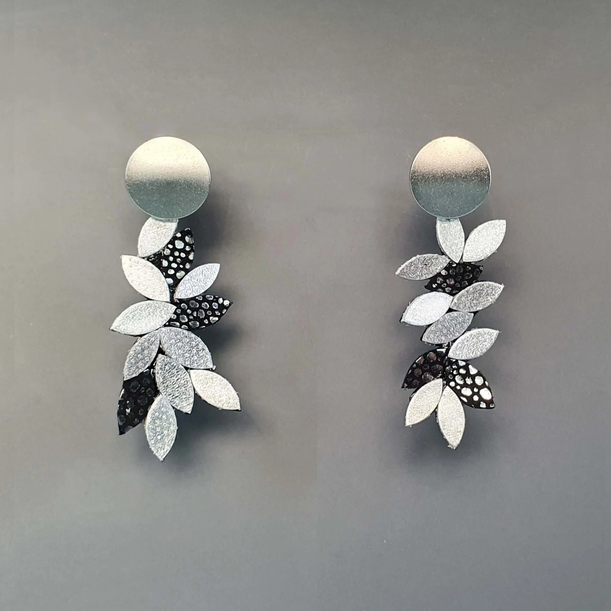 Leaf Silver dangle leather earrings