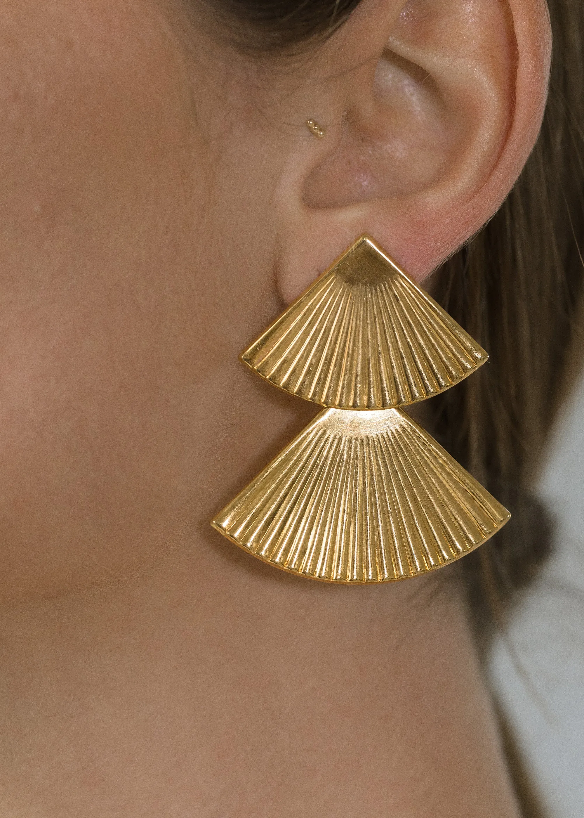 Vanna Earrings -- Gold