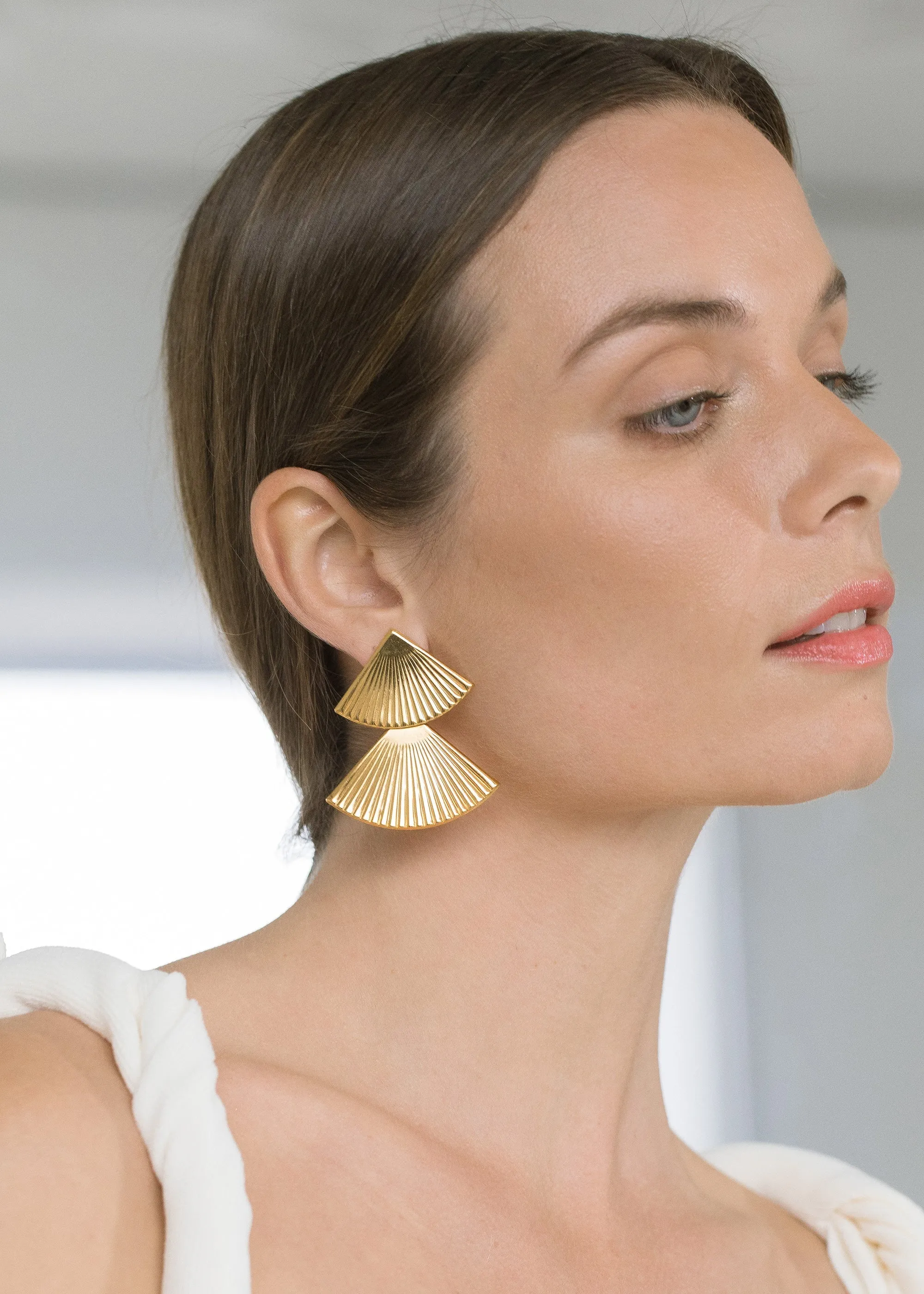 Vanna Earrings -- Gold